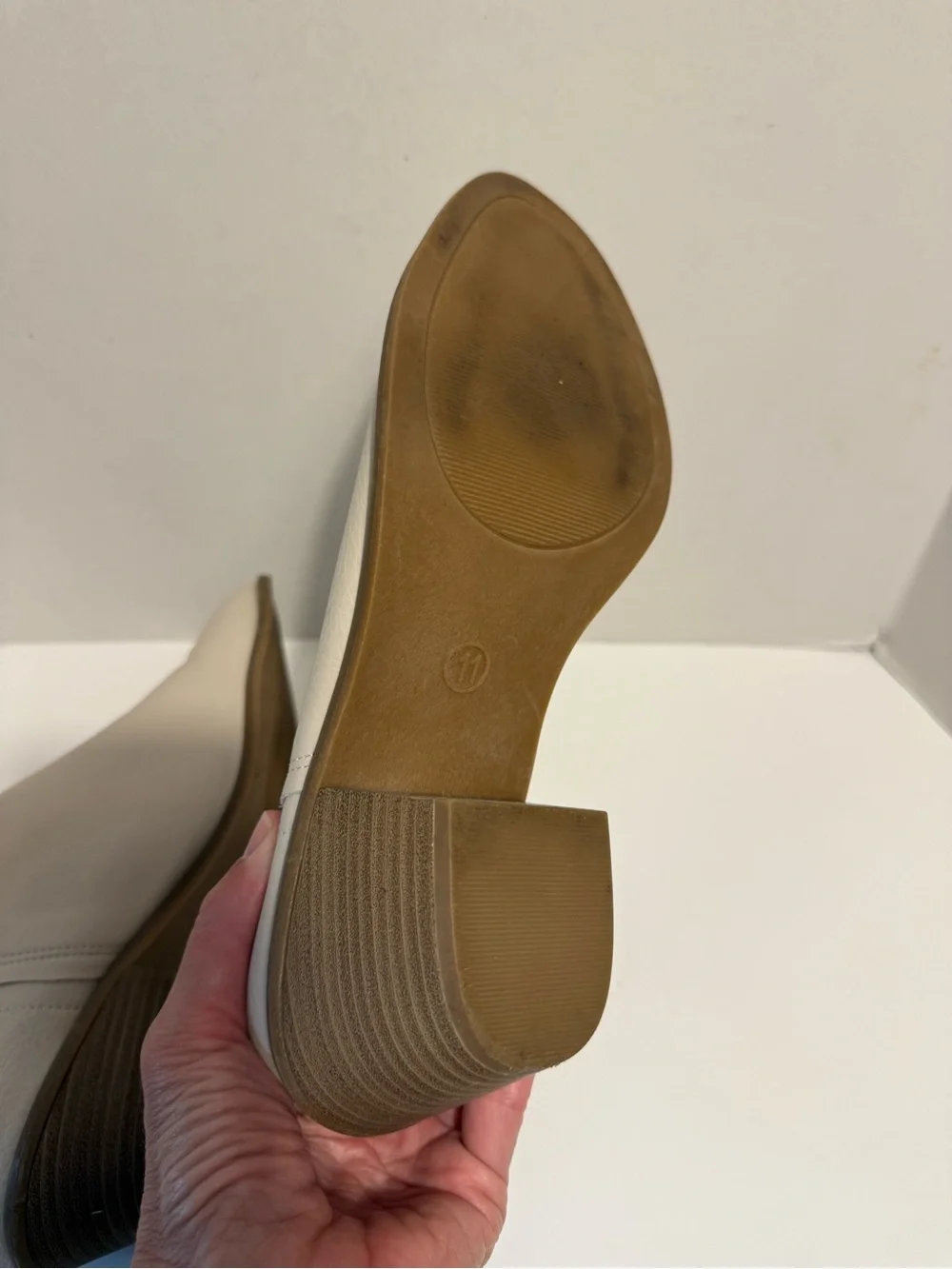 Universal Thread Ivory Slip On Ankle Bootie Block Heel Round Toe ladies 11